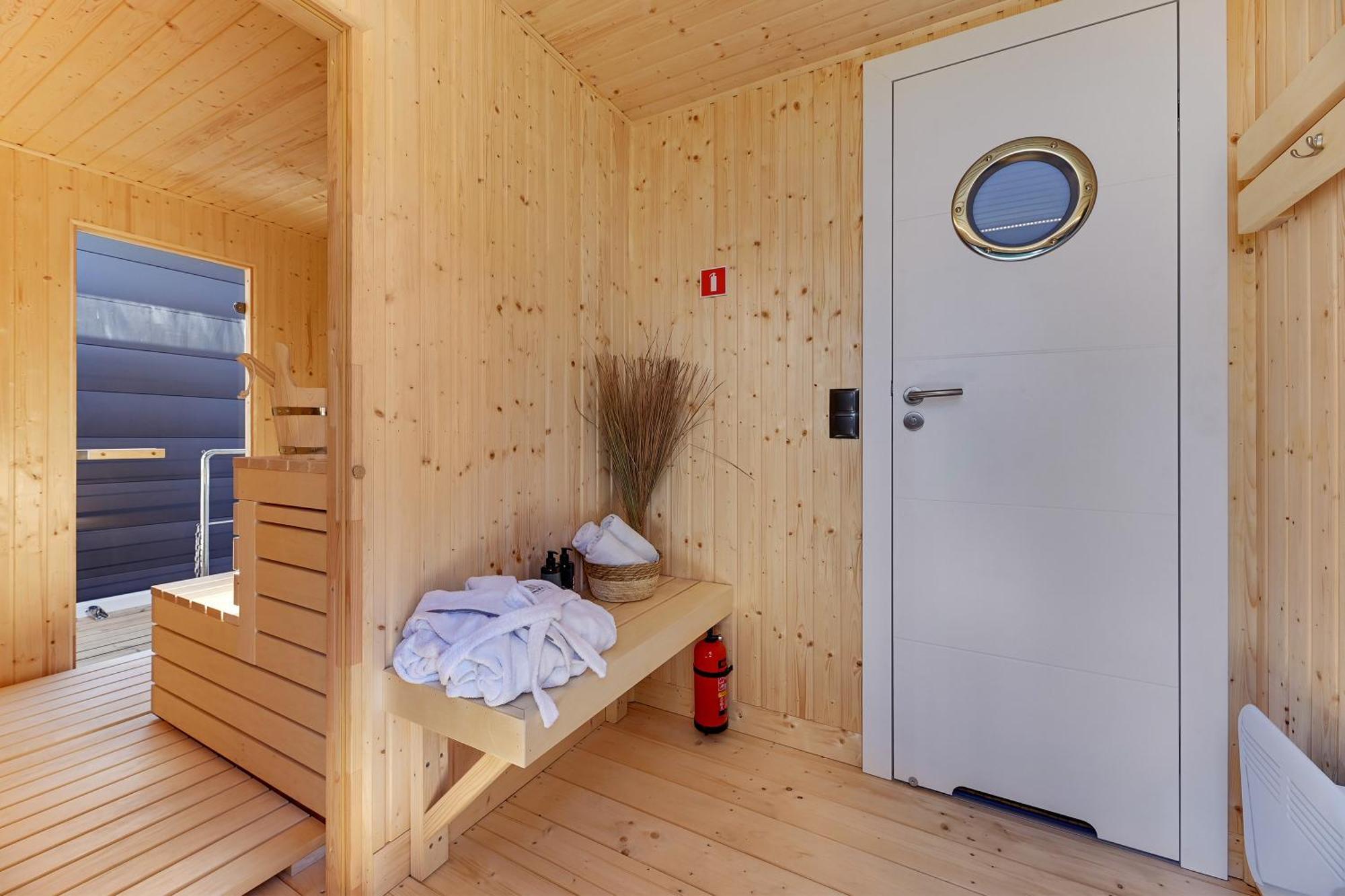 Domy Na Wodzie - La Mare Motlava Houseboats With Sauna By Downtown Apartments Danzica Esterno foto
