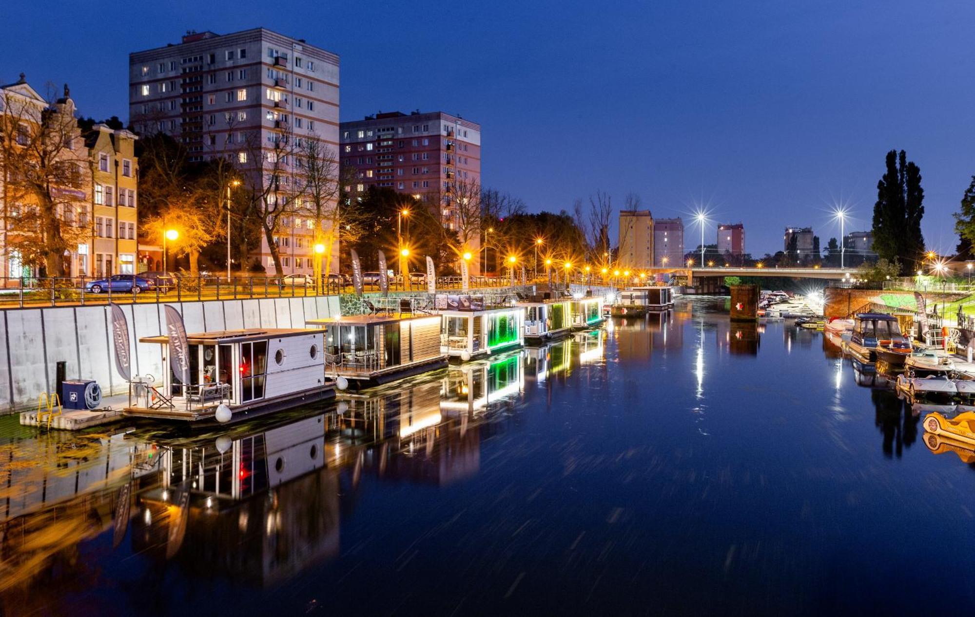 Domy Na Wodzie - La Mare Motlava Houseboats With Sauna By Downtown Apartments Danzica Esterno foto