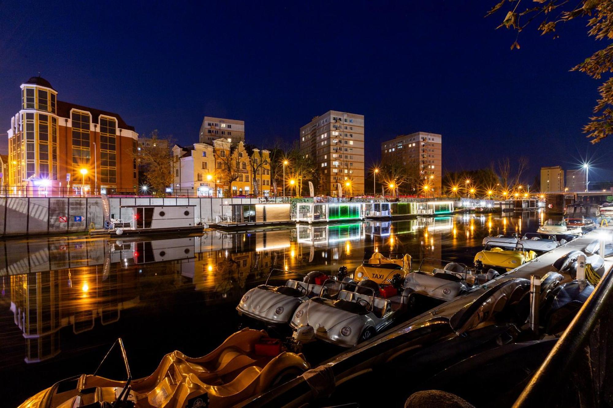 Domy Na Wodzie - La Mare Motlava Houseboats With Sauna By Downtown Apartments Danzica Esterno foto