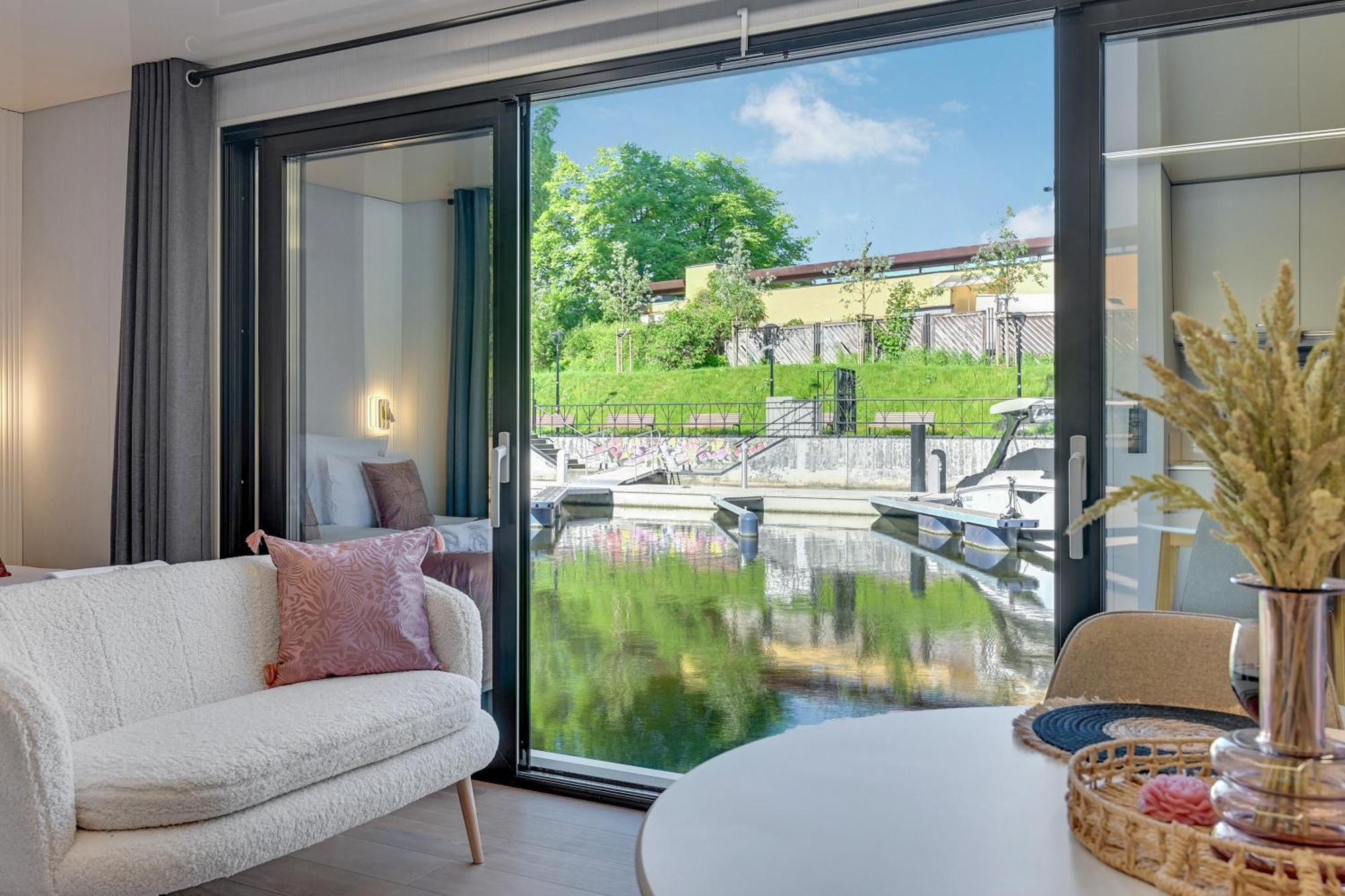 Domy Na Wodzie - La Mare Motlava Houseboats With Sauna By Downtown Apartments Danzica Esterno foto